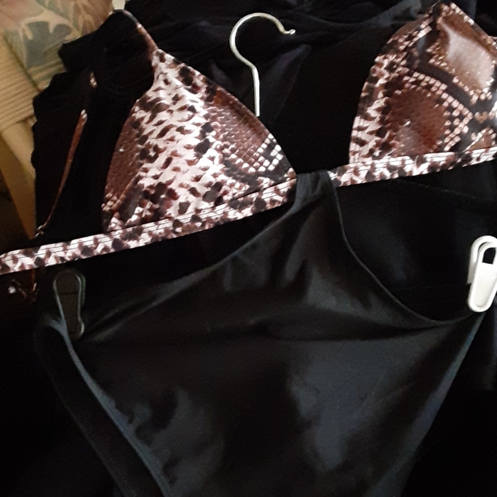 Matte Collection one piece connecting bikini set - Picture 2 of 3